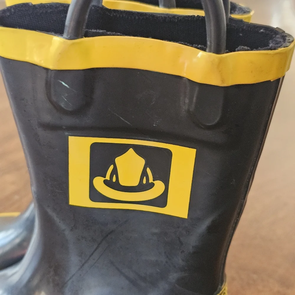 Storm Chief Kids Rain Boots Size 5 Boy Steel Shank Pull On